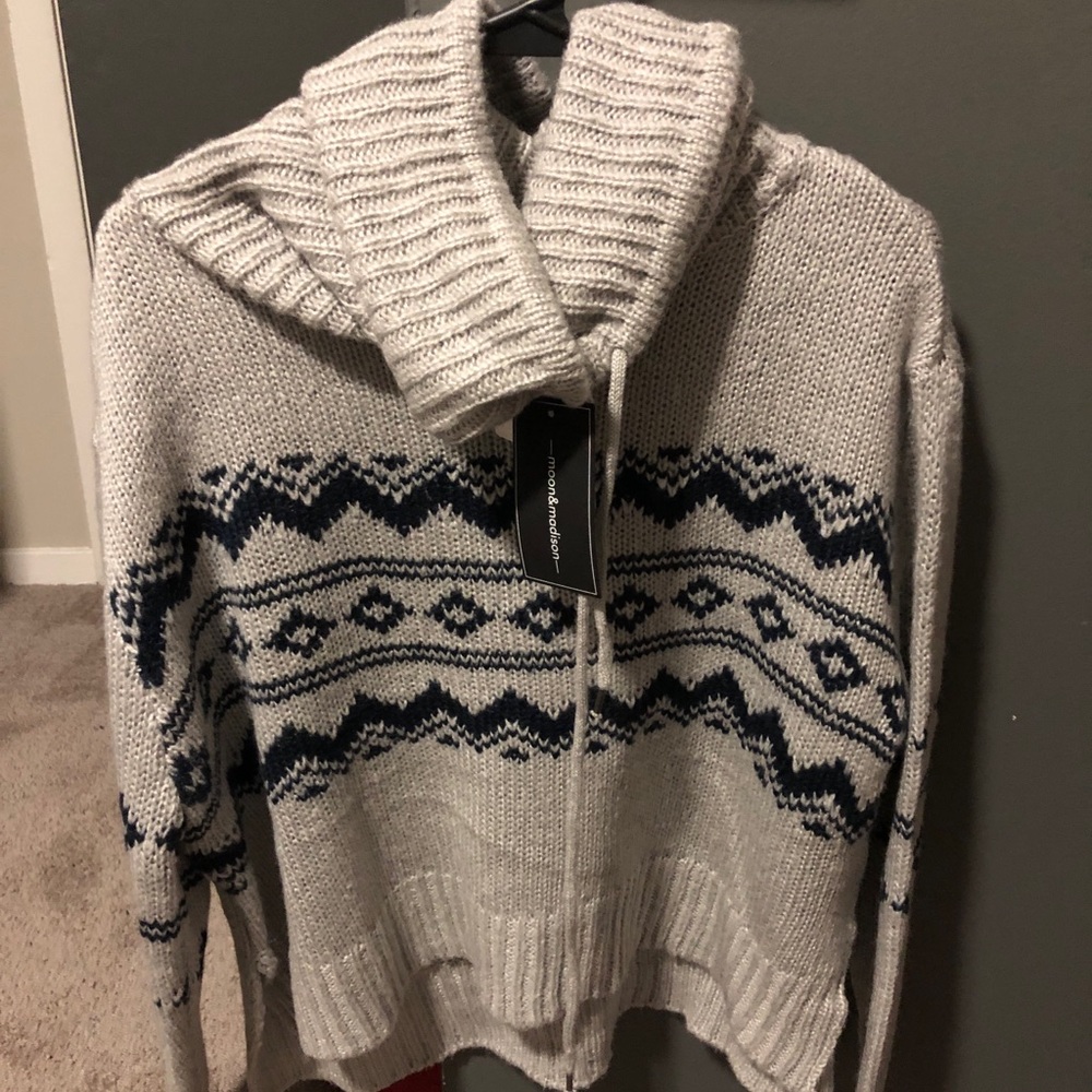 Moon&Madison Cowl neck sweater